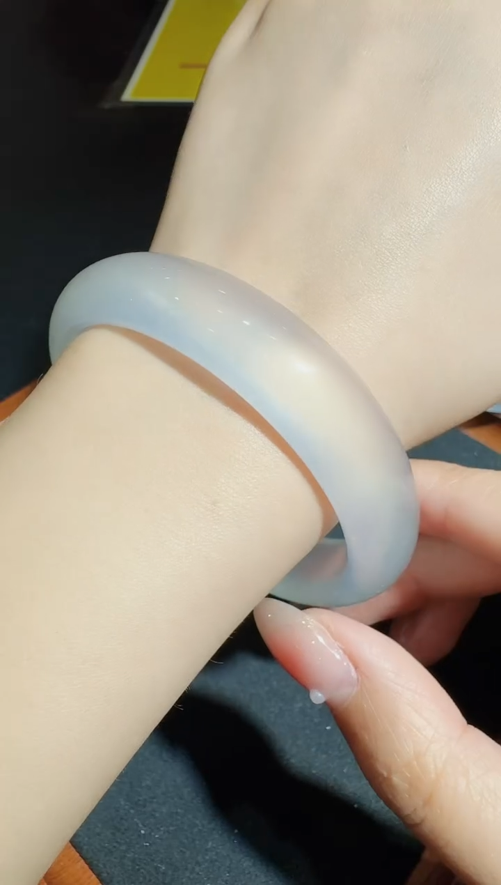 【闪购商品】石英岩玉手镯未镶嵌发一件