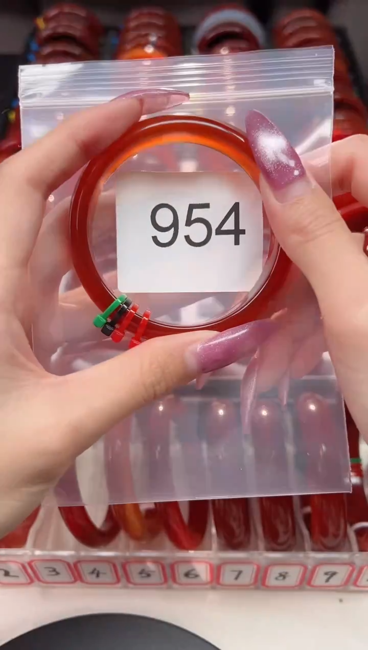 手镯玛瑙/玉髓未镶嵌59圈口*B954