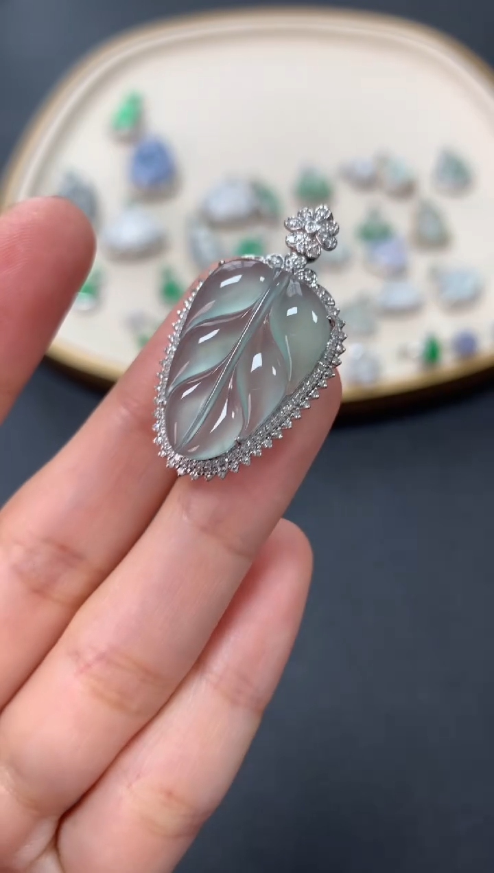 【闪购商品】翡翠吊坠(不含链)18K金镶嵌7980