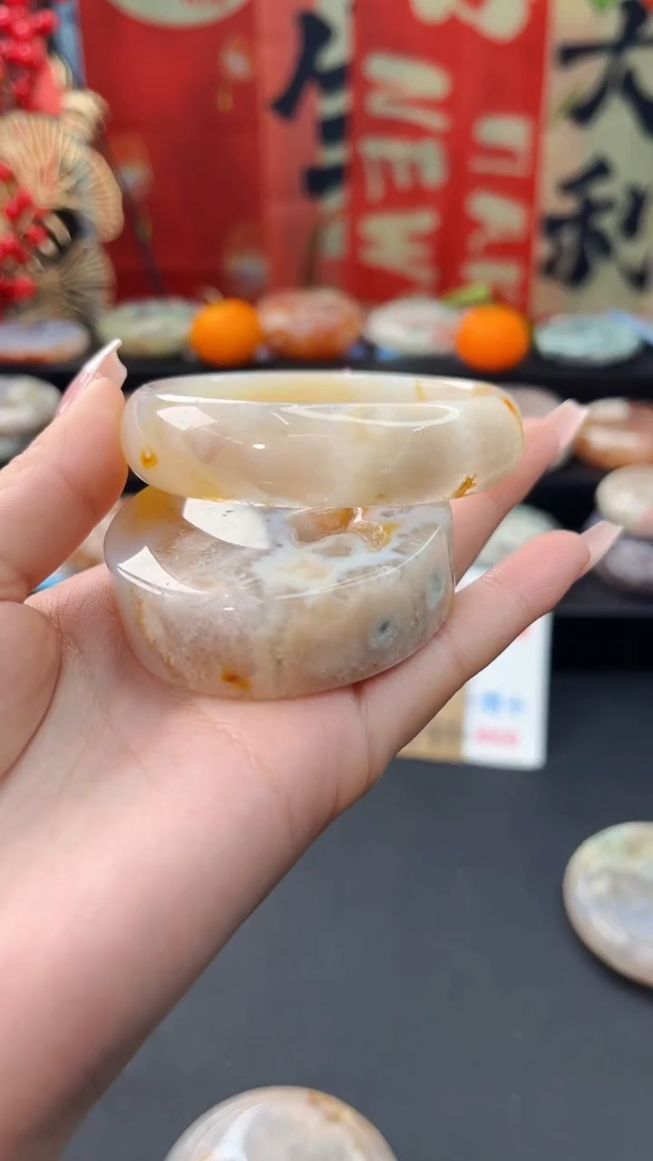 【闪购商品】石英质玉手镯未镶嵌赠送镯心（57圈口）无证书