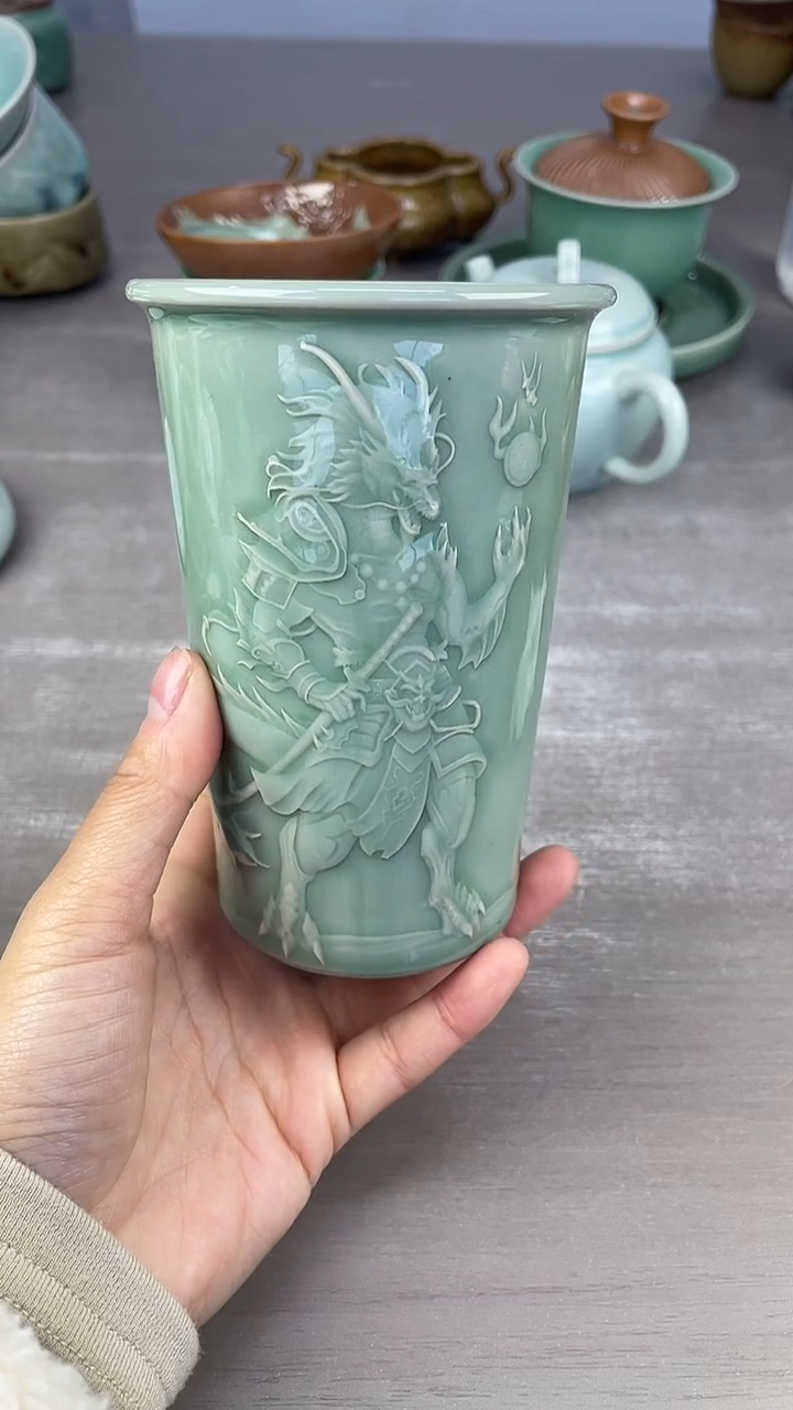 青瓷仓储清仓福利龙