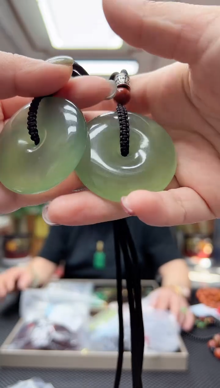 【闪购商品】血珀颈饰未镶嵌随机发一不备注