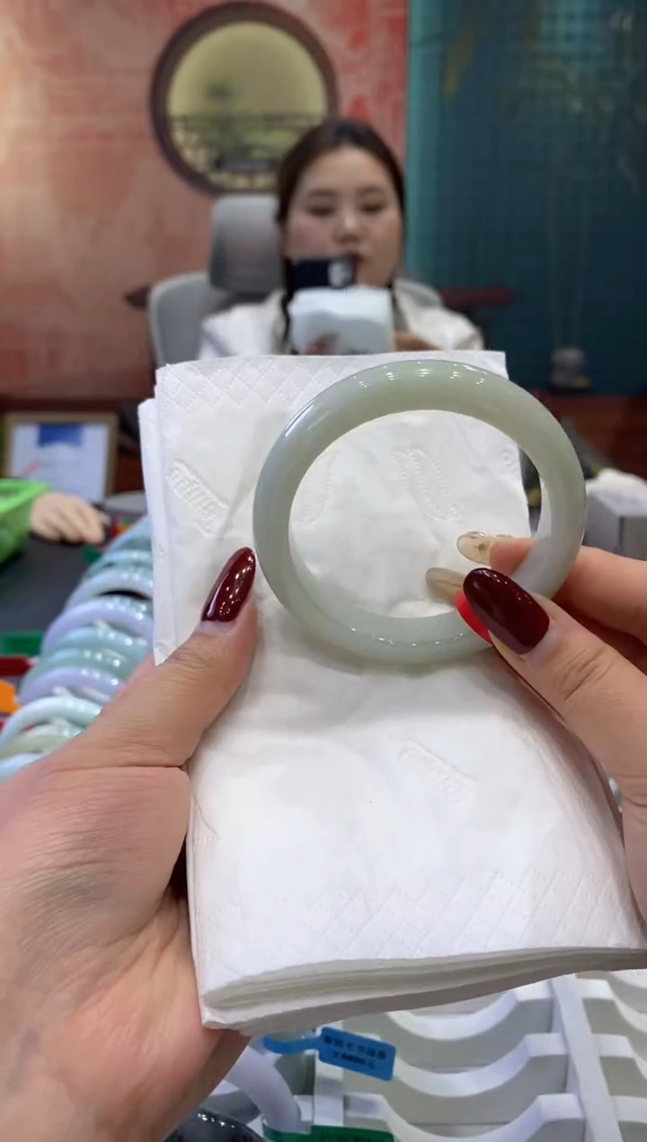 【闪购商品】翡翠手镯未镶嵌多人0008370