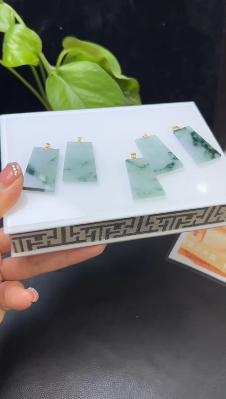 【闪购商品】翡翠颈饰18K金镶嵌001-205072C多样性发一件