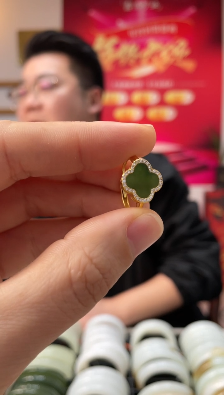 【闪购商品】和田玉戒指未镶嵌碧玉四叶草戒指随机发一件