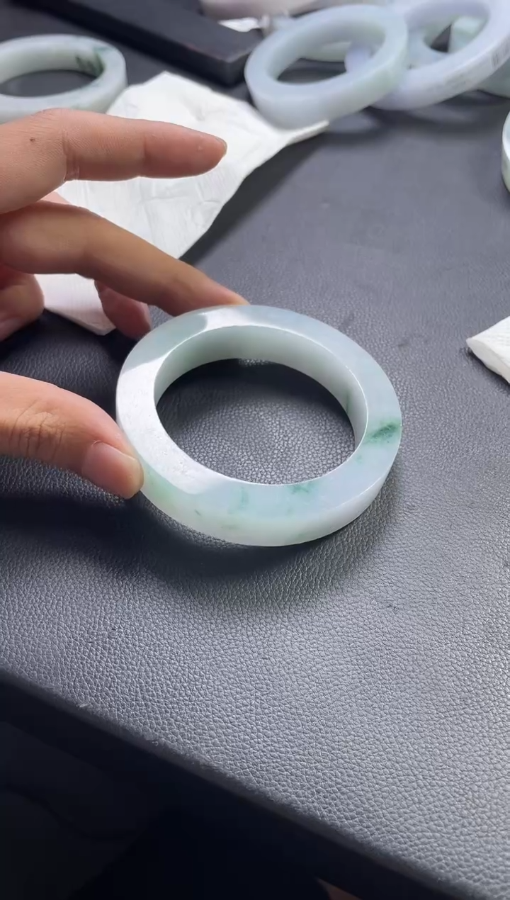 定制翡翠手镯定制未镶嵌?*J手镯