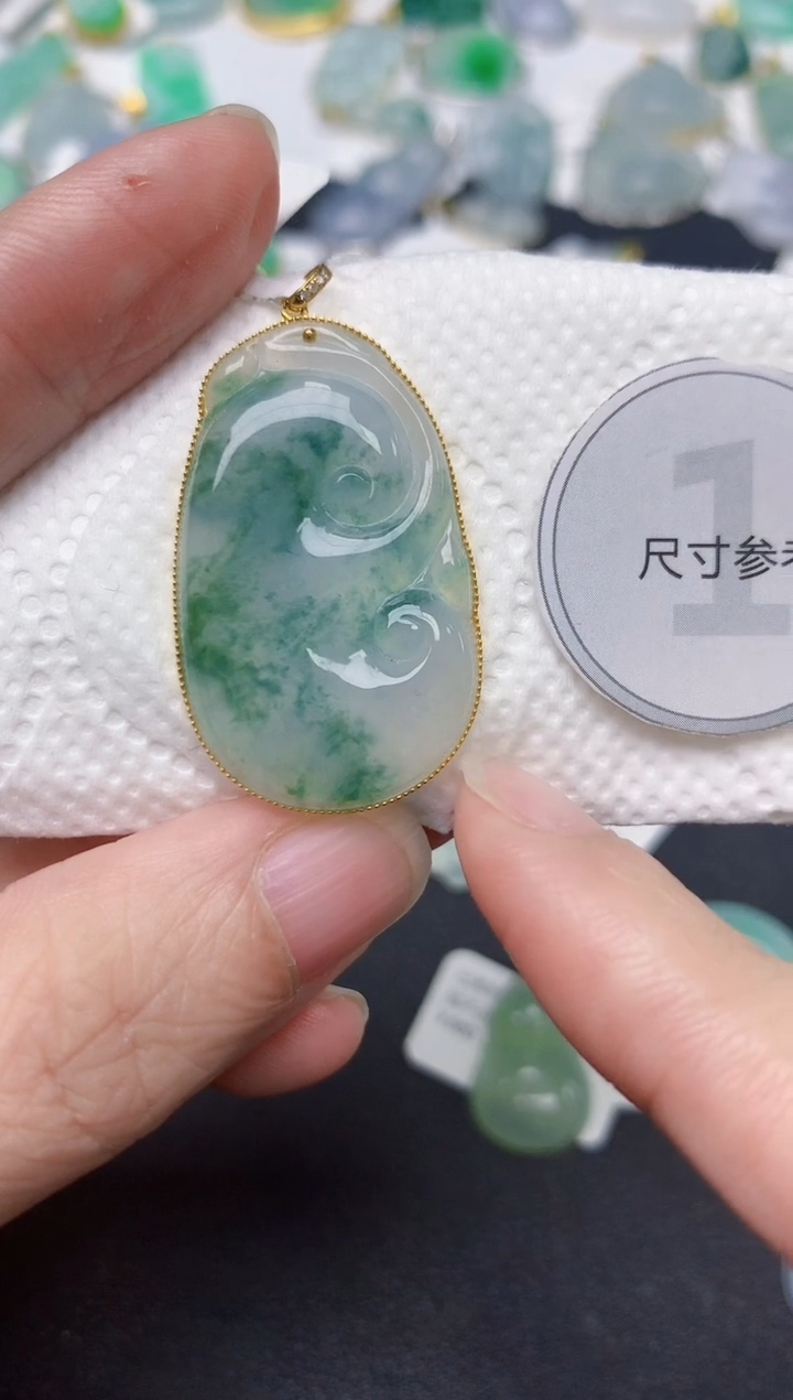 颈饰18K金镶嵌翡翠天然缅甸A货翡翠