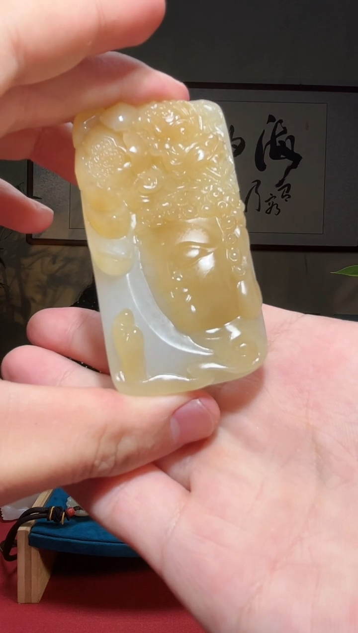 未镶嵌和田玉挂件乐姐（糖白观音）12