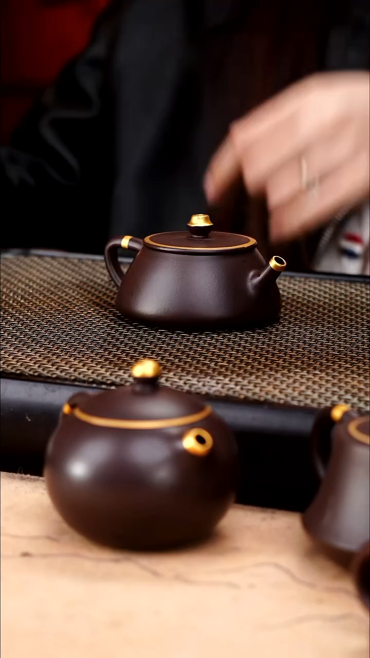 茶壶紫砂四号井茄皮紫泥描金平盖石瓢120cc