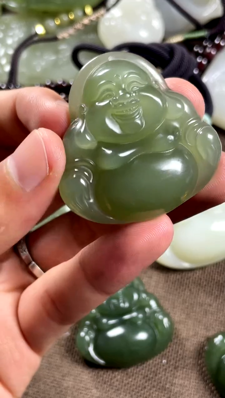 颈饰未镶嵌和田玉小*佛公
