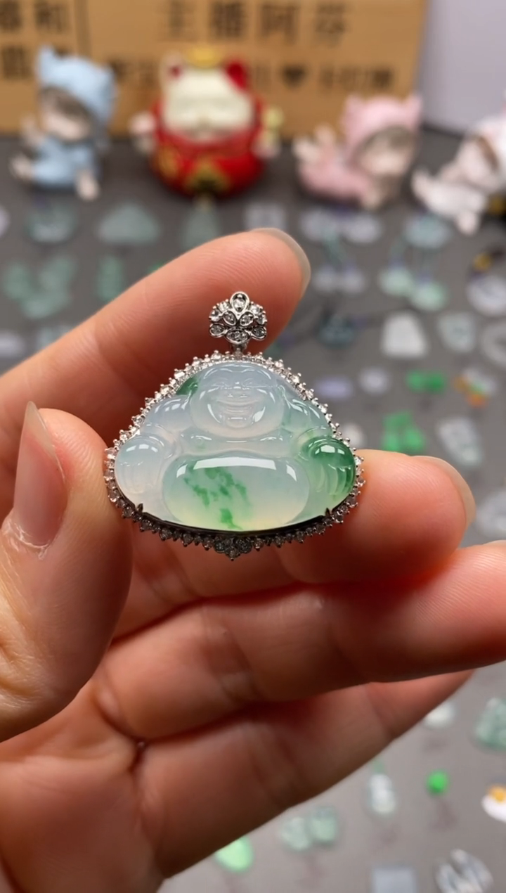 【闪购商品】翡翠颈饰18K金镶嵌冰飘緑佛公/芬