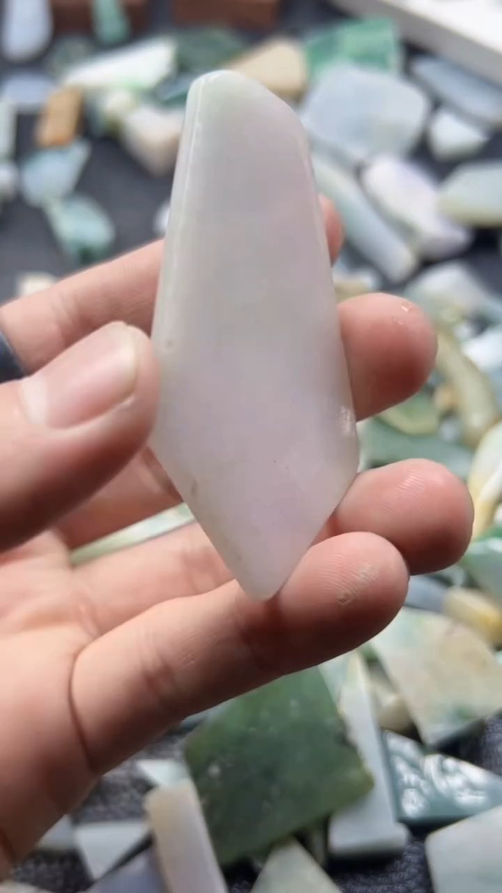 翡翠挂件未镶嵌材料32
