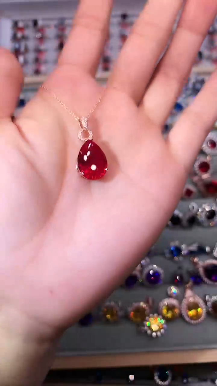 【闪购商品】红宝石吊坠(赠链)银S925镶嵌111111