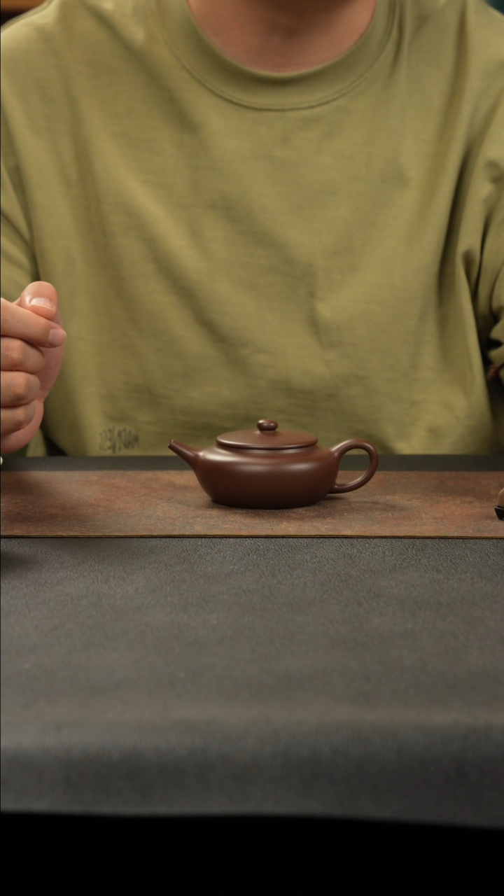 茶壶紫砂扁晨  紫泥