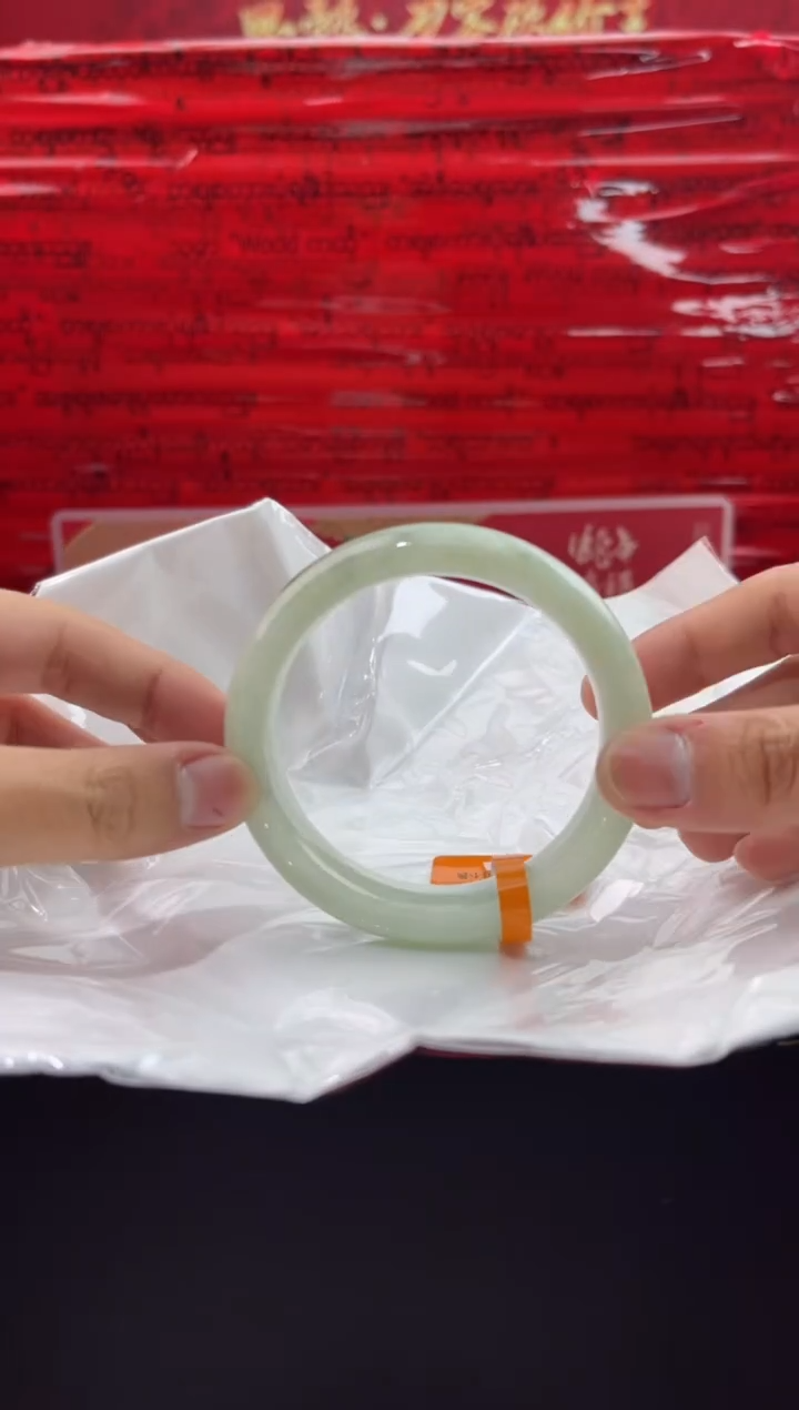 【闪购商品】翡翠手镯未镶嵌4翡翠手镯（微瑕）