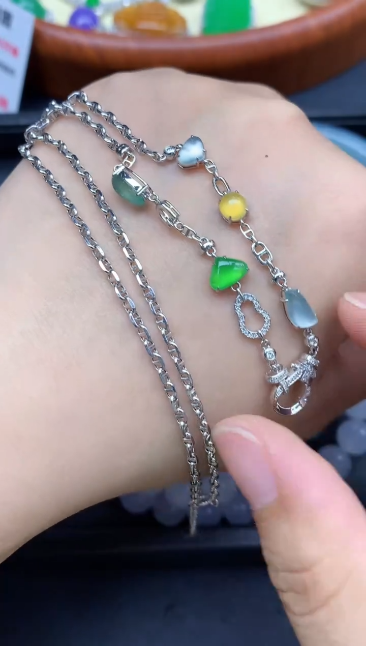 颈饰18K金镶嵌翡翠682-中国好珍宝