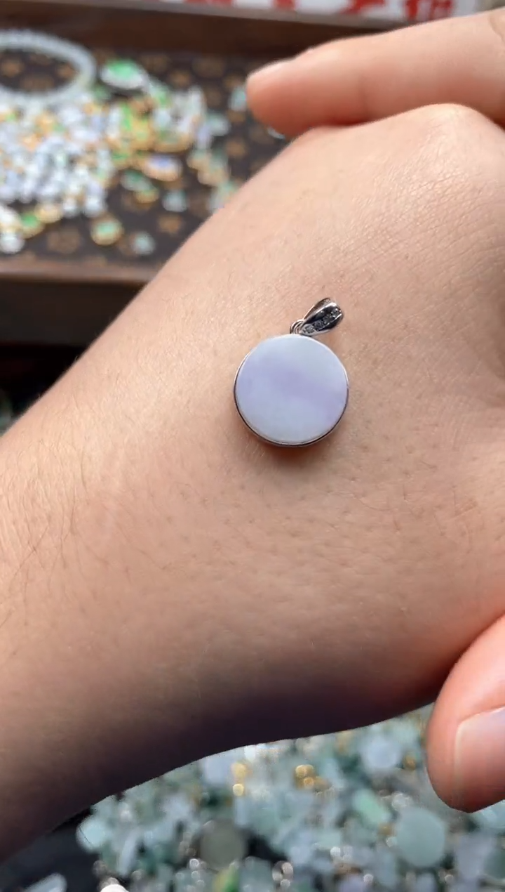 【闪购商品】翡翠颈饰未镶嵌哥哥