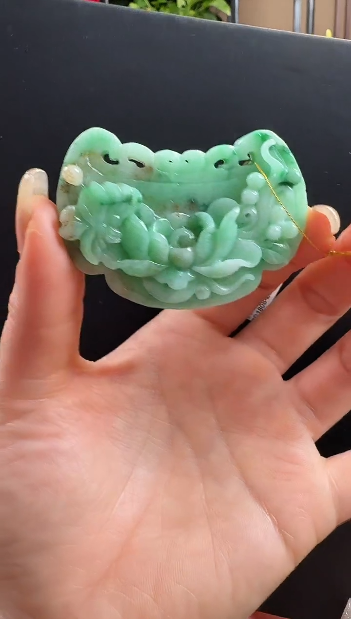 颈饰未镶嵌翡翠如意锁