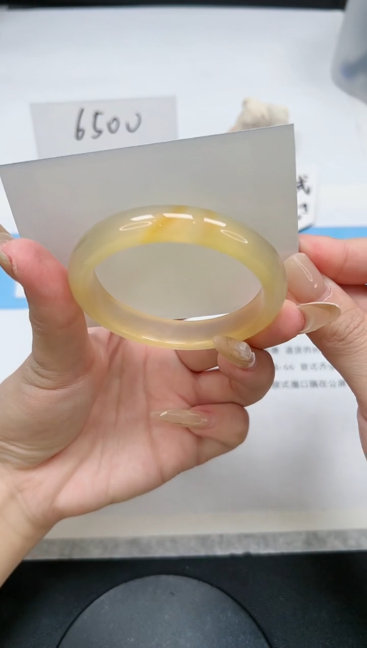 【闪购商品】石英质玉手镯未镶嵌33/贵妃54.4