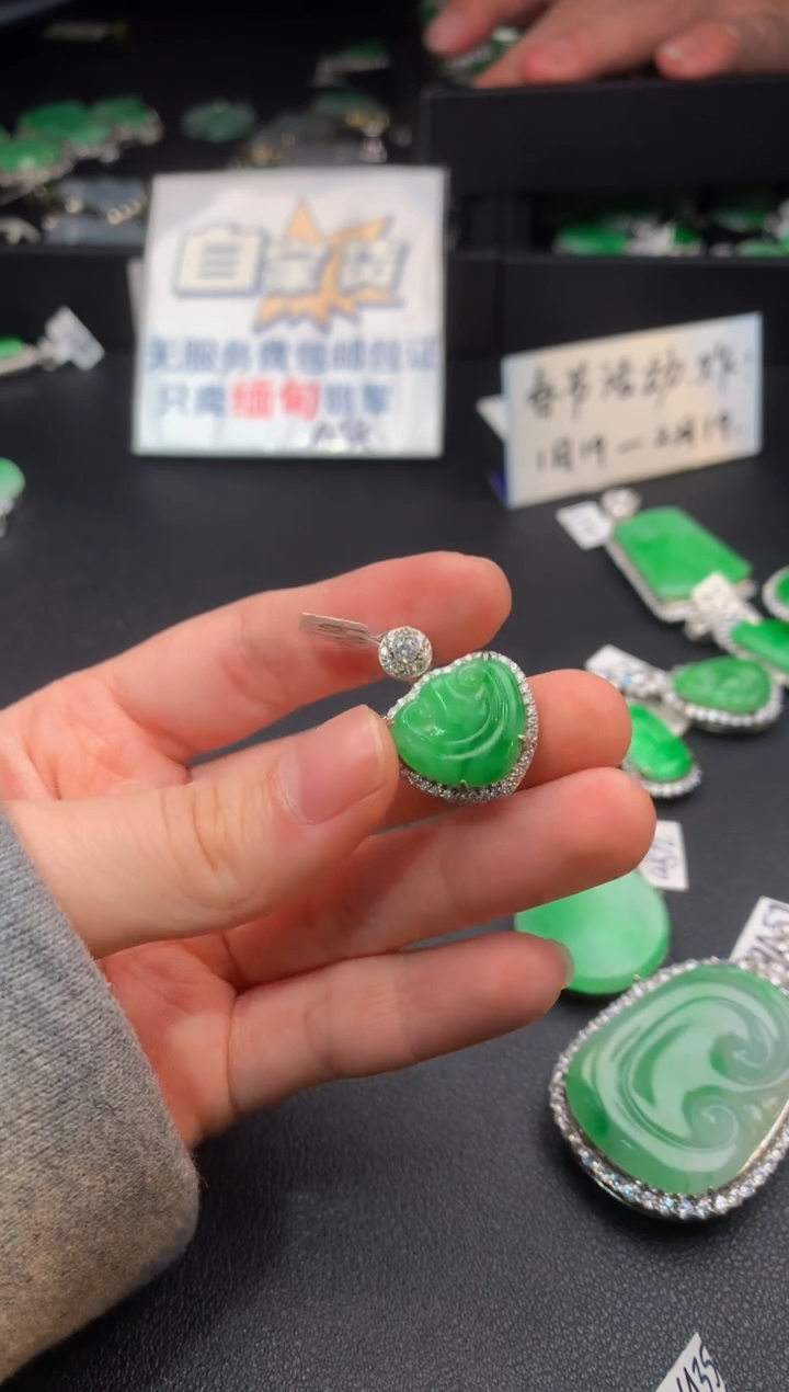 【闪购商品】翡翠颈饰银S925镶嵌翡翠1