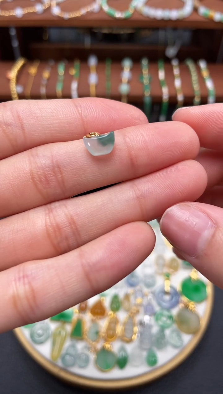 【闪购商品】翡翠吊坠(不含链)18K金镶嵌一个  JK716