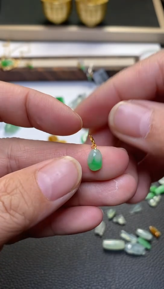 翡翠18K金镶嵌吊坠(不含链)翡翠净货32579