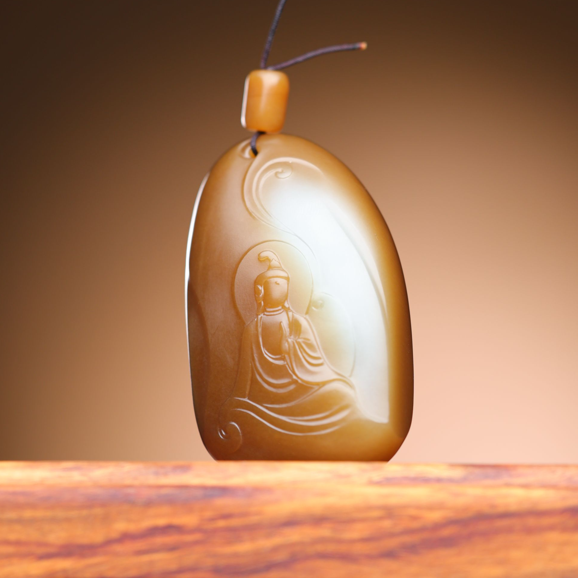 【豫人豫品】 天然和田玉吊坠糖白俏色悟道l120