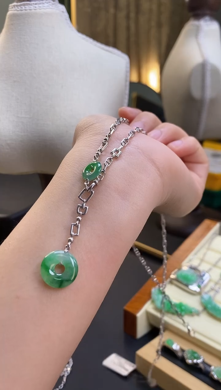 颈饰银S925镶嵌翡翠?****༄19254