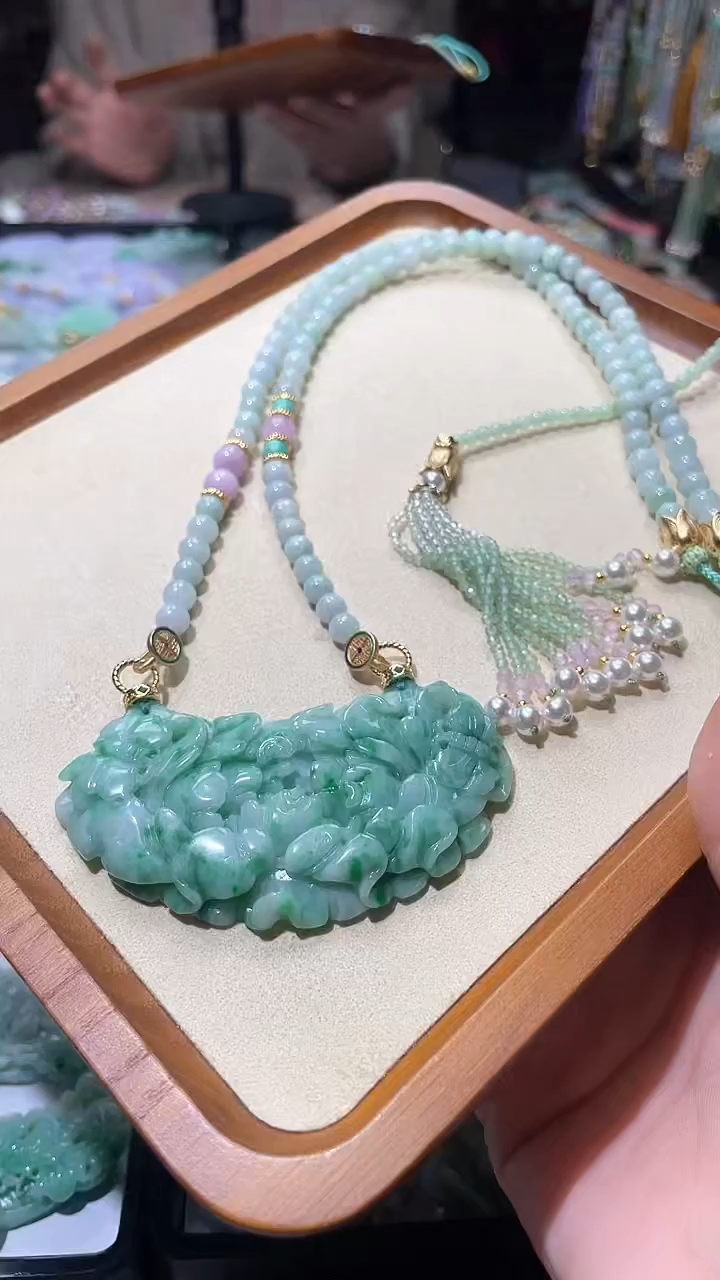 【闪购商品】翡翠颈饰未镶嵌吊坠