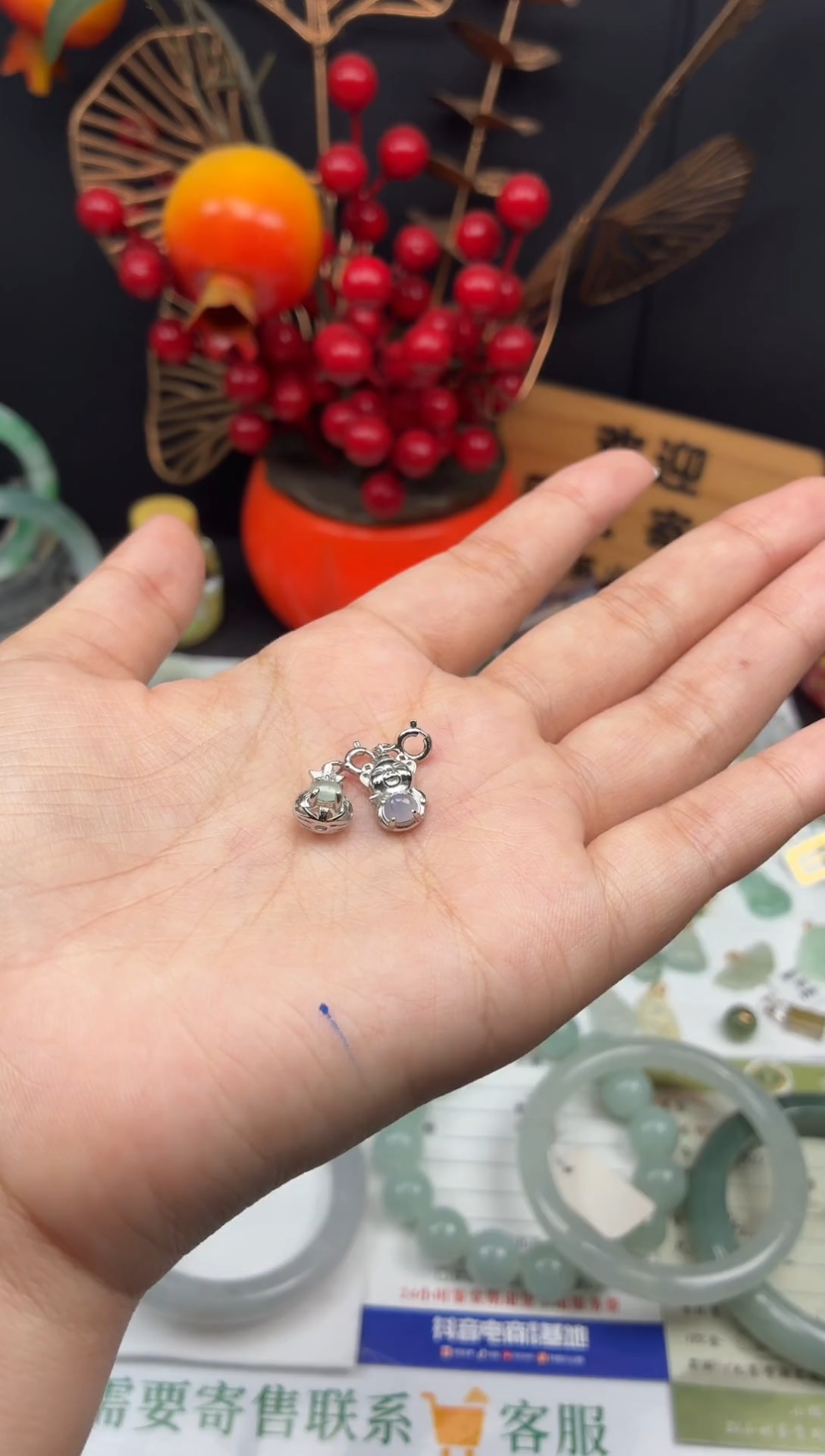 颈饰银S925镶嵌翡翠吊坠多样性发一