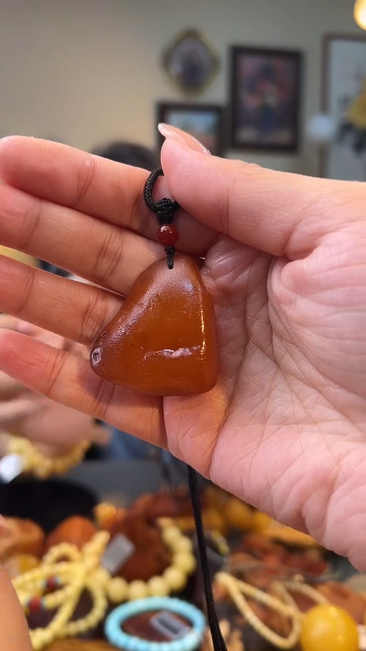 琥珀颈饰未镶嵌吊坠