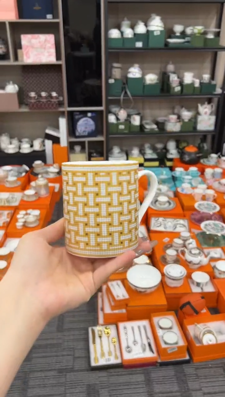 【闪购商品】杯H354--------------