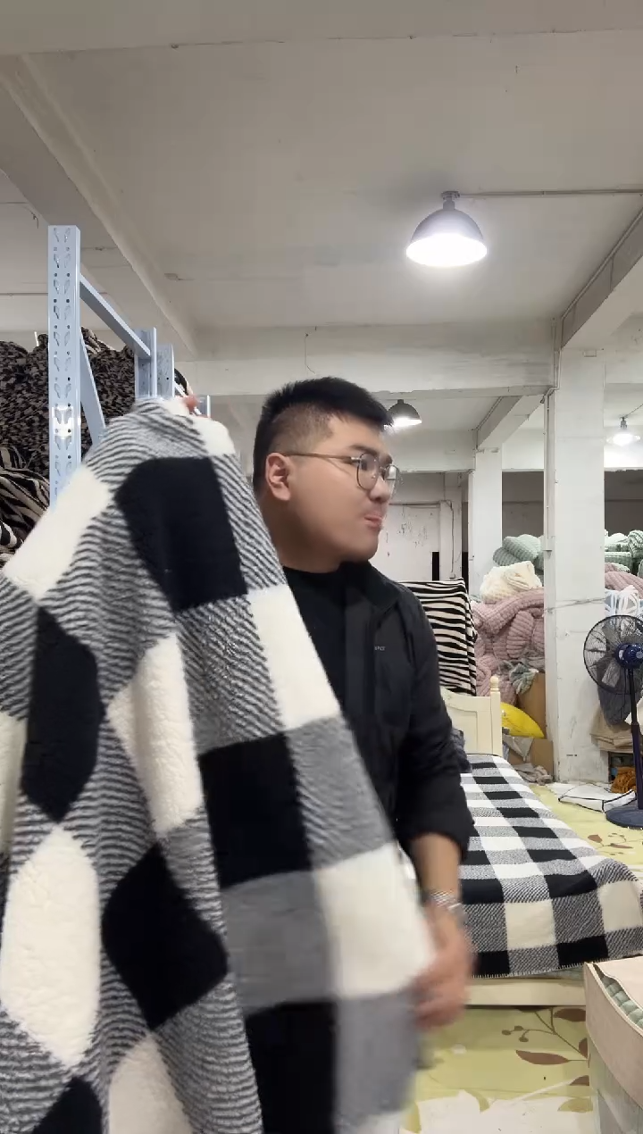 兔毛【1.5*2米黑白格毯子双层加厚】外贸原单毛毯清货拼手速