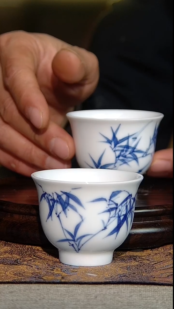 景德镇全手工全手绘青花竹趣图对杯