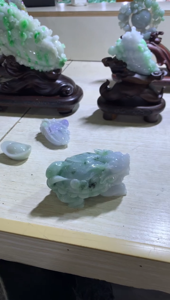 【闪购商品】翡翠摆件未镶嵌翡翠摆件