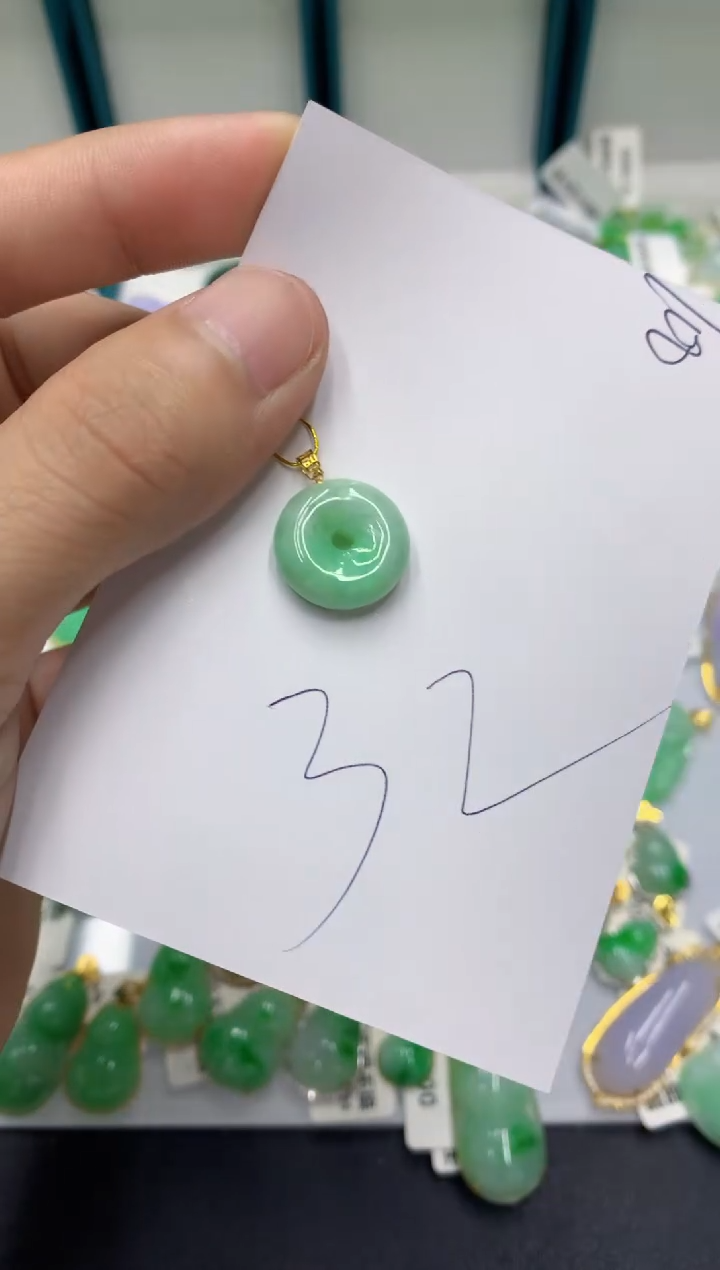 【闪购商品】翡翠颈饰18K金镶嵌翡翠