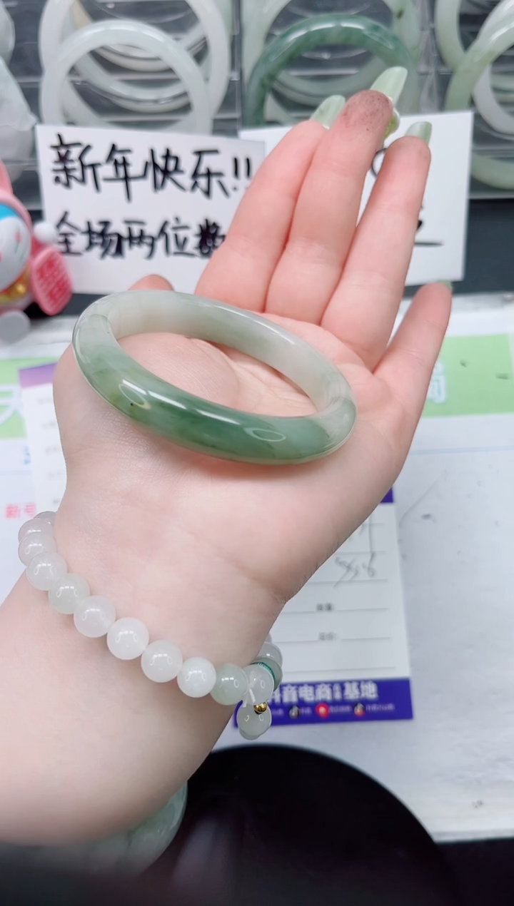 【闪购商品】石英质玉手镯未镶嵌a131