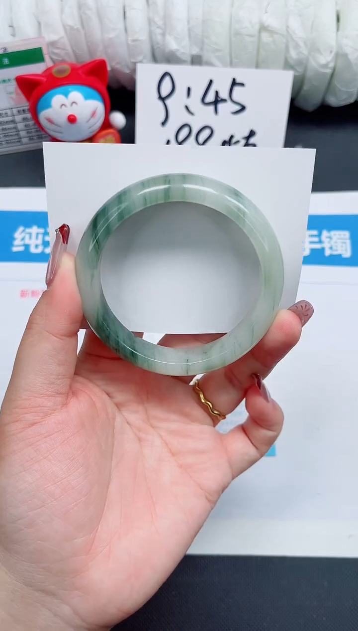 【闪购商品】石英质玉手镯未镶嵌18