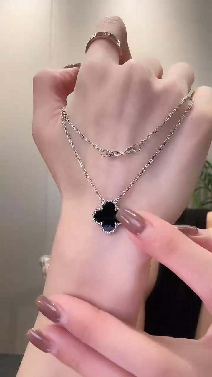 玛瑙/玉髓套链铂Pt950镶嵌PT950幸运草套链