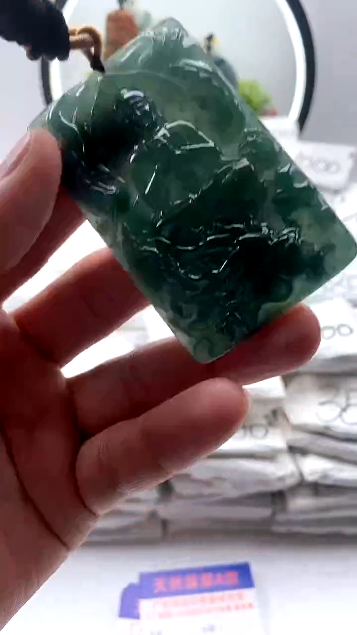 【闪购商品】翡翠颈饰未镶嵌大日如来