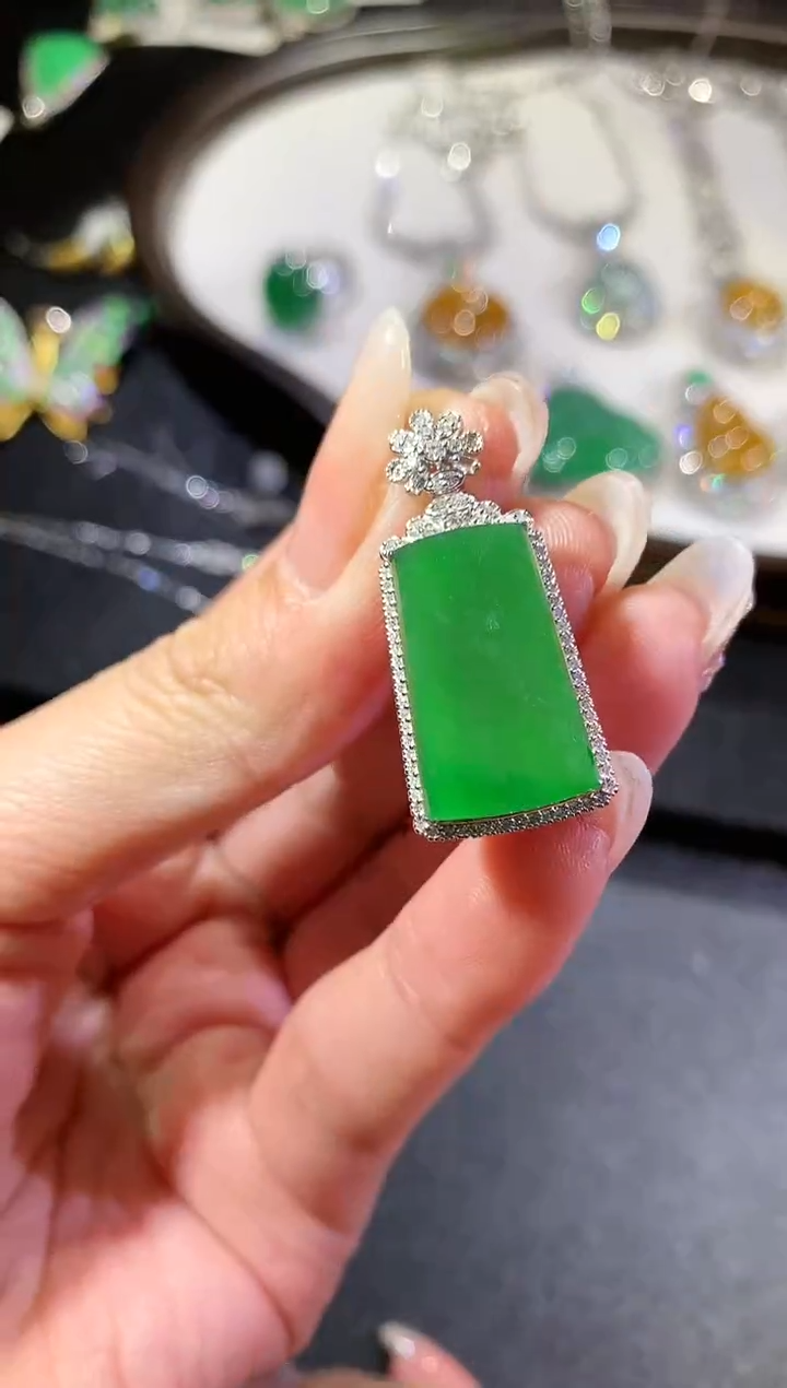 【闪购商品】翡翠吊坠(不含链)18K金镶嵌146（无鉴赏