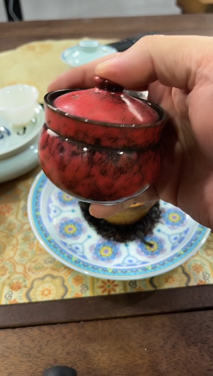 逍遥一人饮红色带包，直播间福利