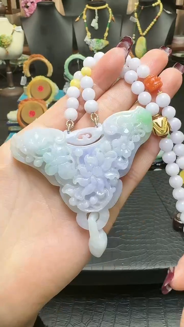 【闪购商品】翡翠颈饰未镶嵌蝴蝶