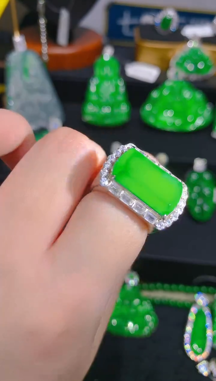 【闪购商品】翡翠戒指银S925镶嵌40一季