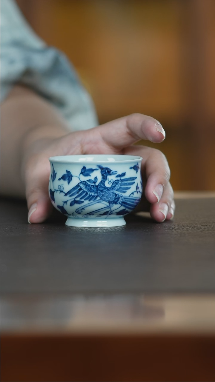 元青花双凤卢士杯