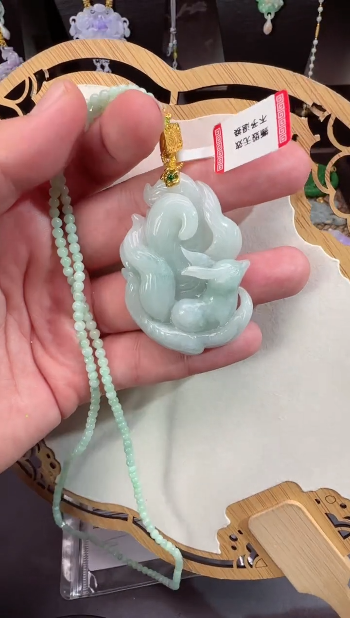 【闪购商品】翡翠颈饰未镶嵌牌子