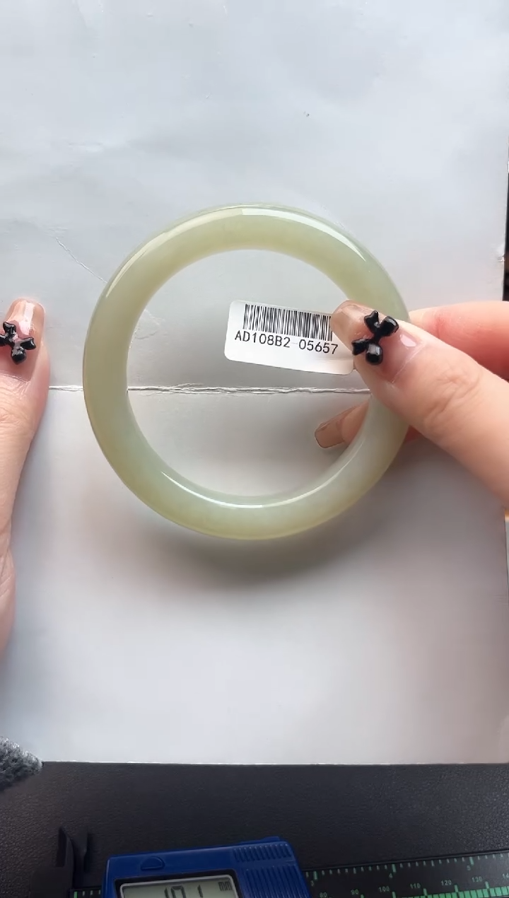 【闪购商品】和田玉手镯未镶嵌58+