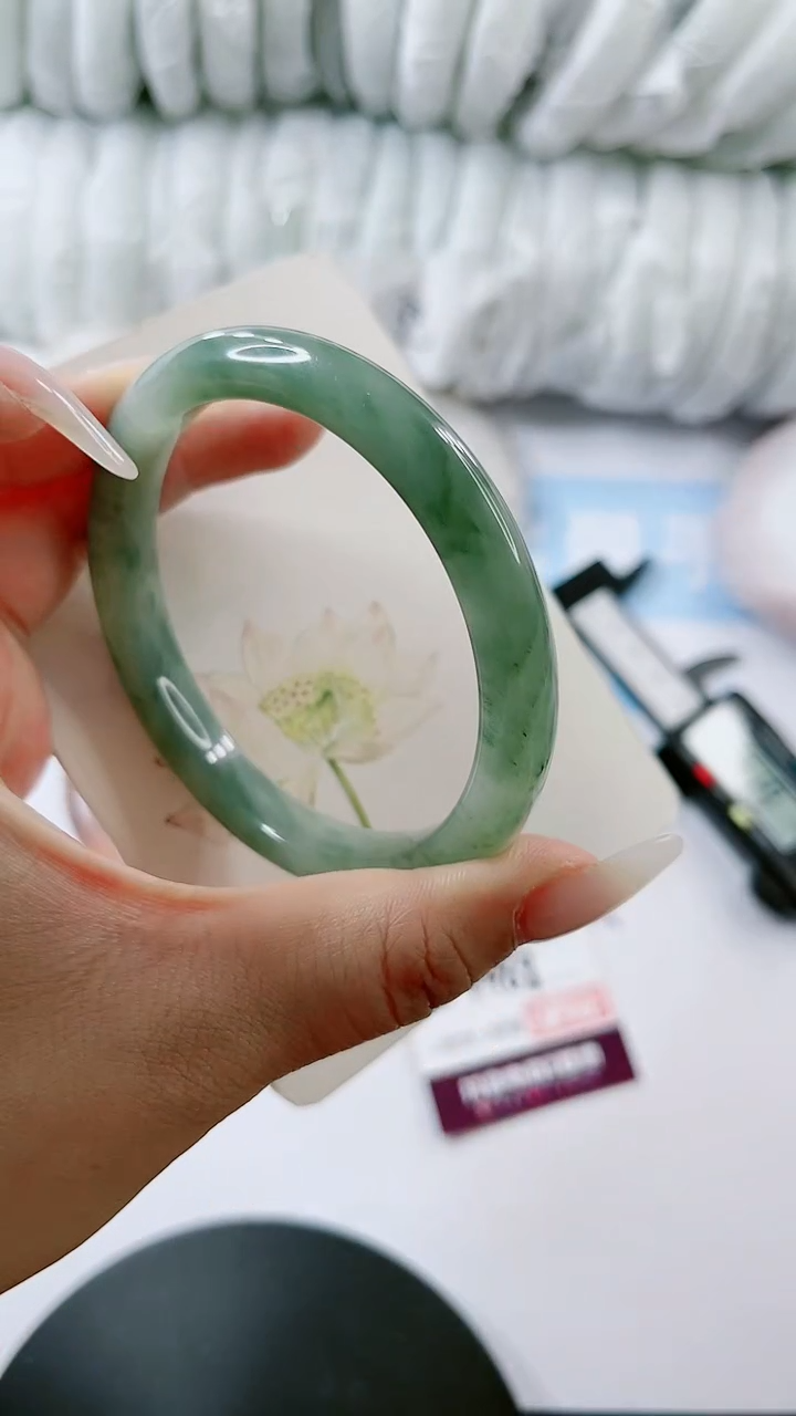 【闪购商品】石英质玉手镯未镶嵌多样性发货V468