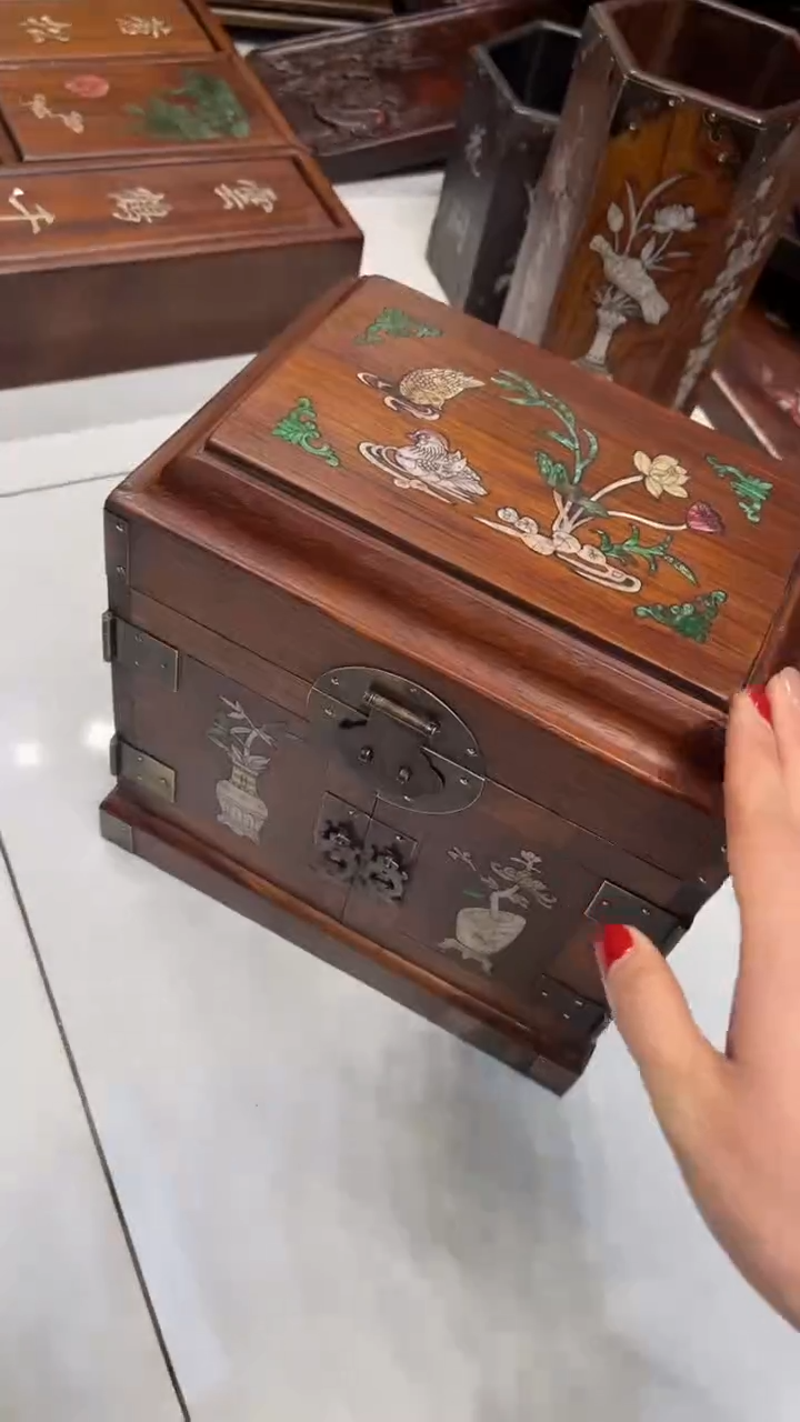 【闪购商品】贡木鸳鸯戏水螺钿官箱