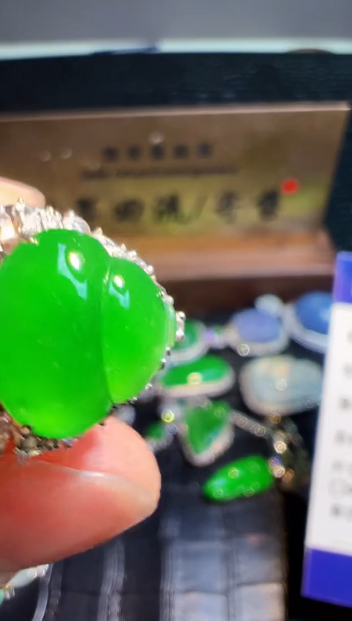 【闪购商品】翡翠戒指18K金镶嵌翡翠回流